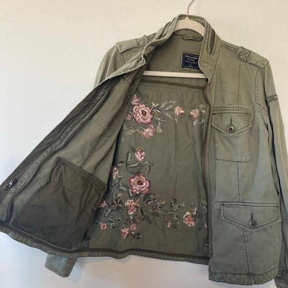 Abercrombie & Fitch Floral Embroidered Olive Green Jacket Size Small - Picture 7 of 7